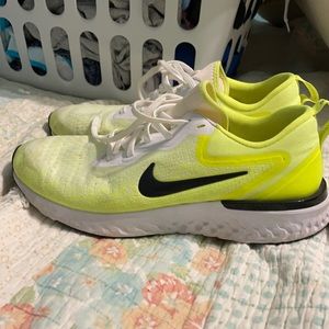 Nike Epic React running shoes-white/volt yellow